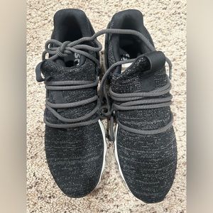 Women’s Sorel tennis shoes size 8 never worn